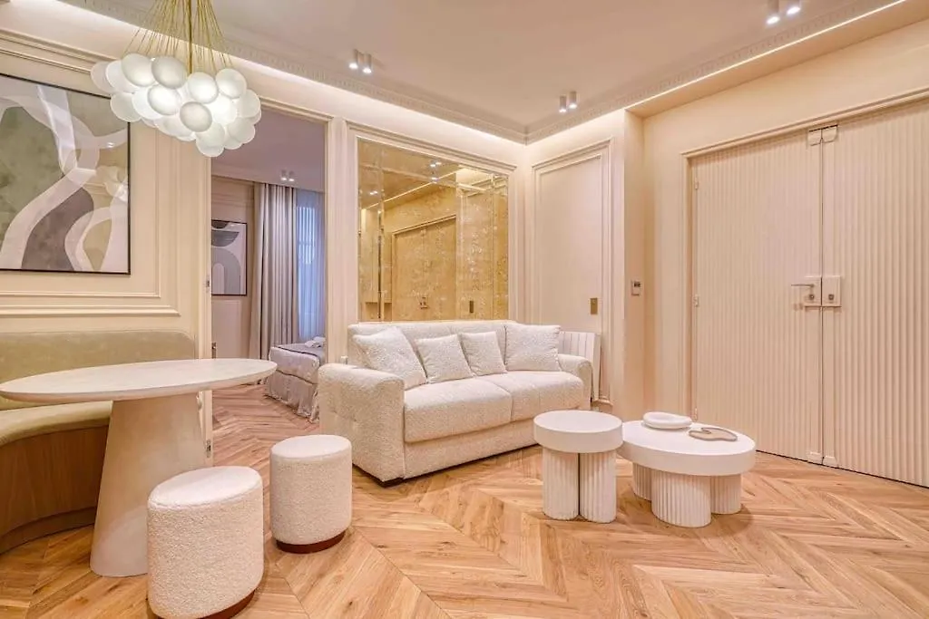 Off New Suite Opera Louvre 5 Etoiles パリ フランス