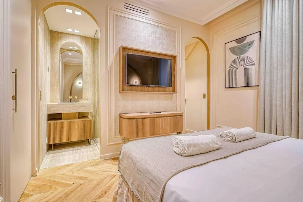 Off New Suite Opera Louvre 5 Etoiles Paris Frankrike